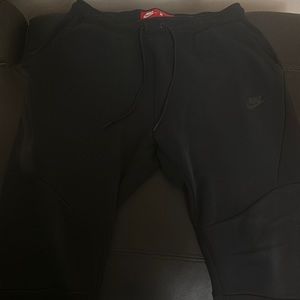 Men’s Medium Nike Tech Pants